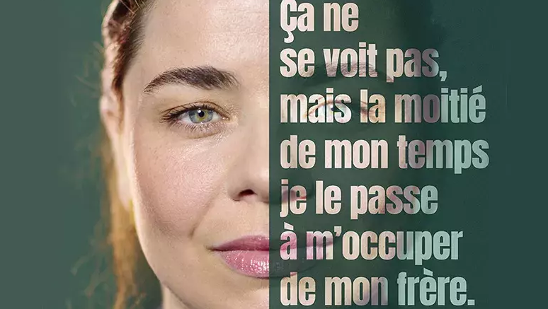 Cela ne se voit pas, mais la moitié de mon temps je le passe à m'occuper de mon frère.